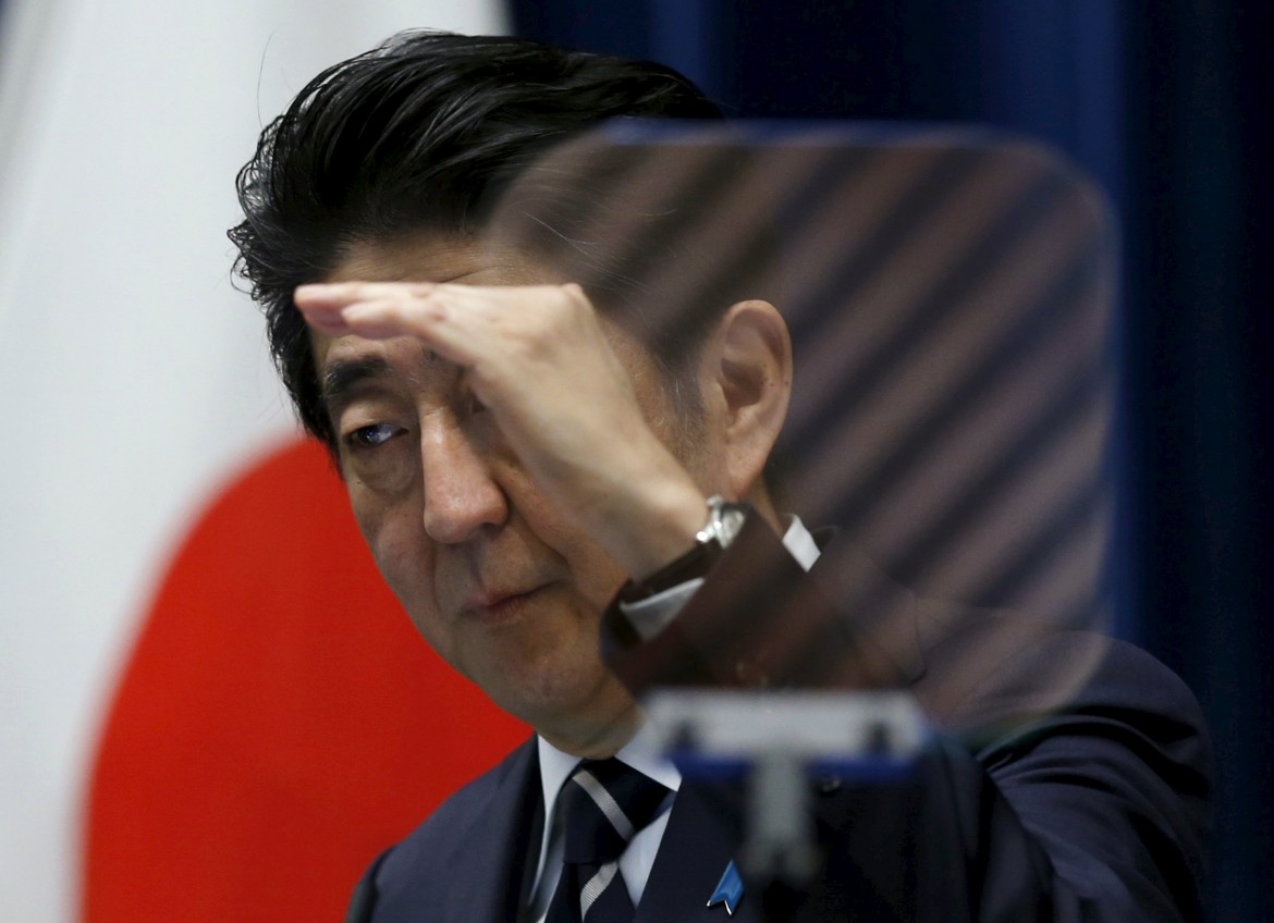 Giappone, ora Abe può mettersi l’elmetto