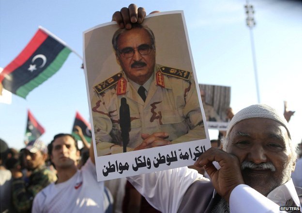 Libia: Haftar si ribella a Serraj, le sue truppe verso Sirte