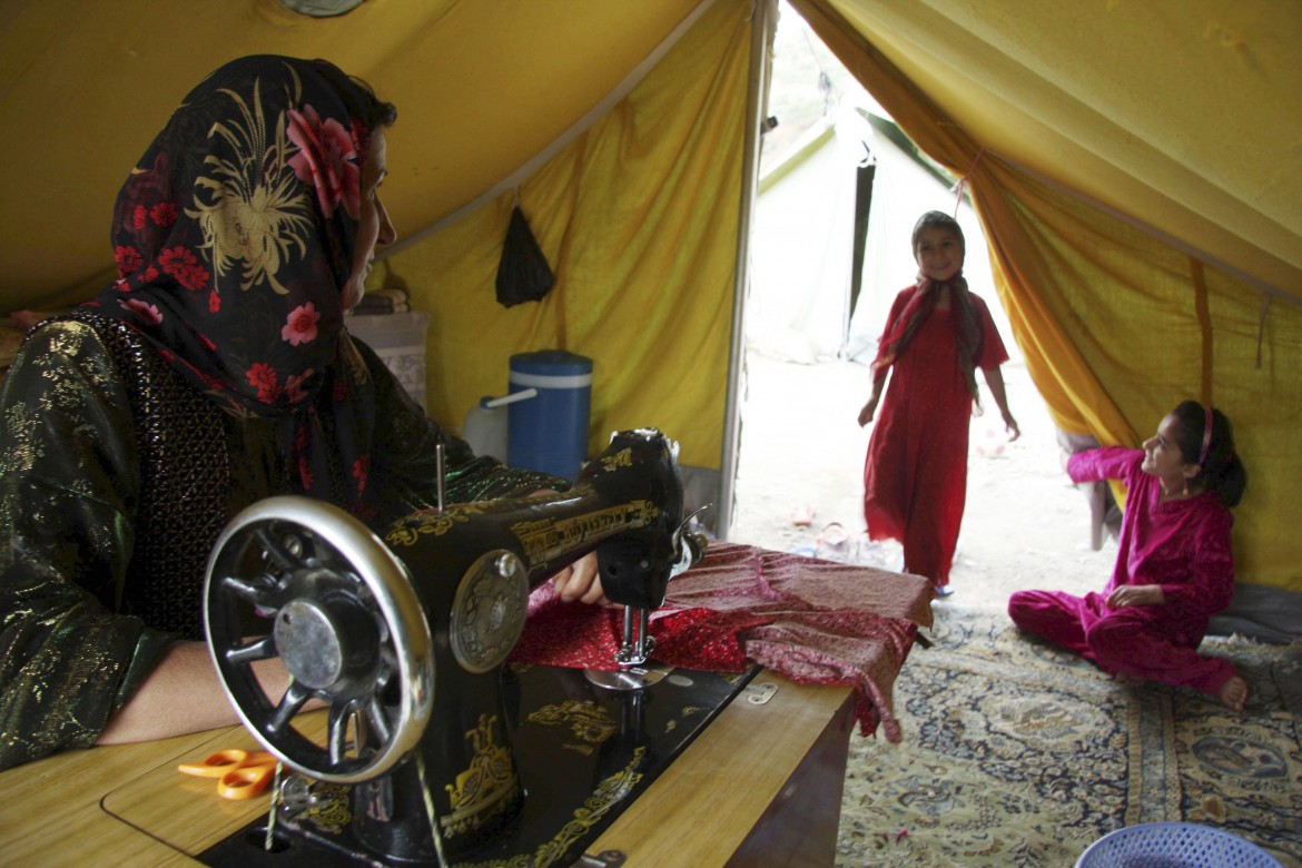 Lavoro nero e salari da fame:  il tessile turco punta sui rifugiati siriani