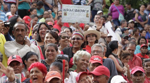 Maduro: «Occupiamo le fabbriche»