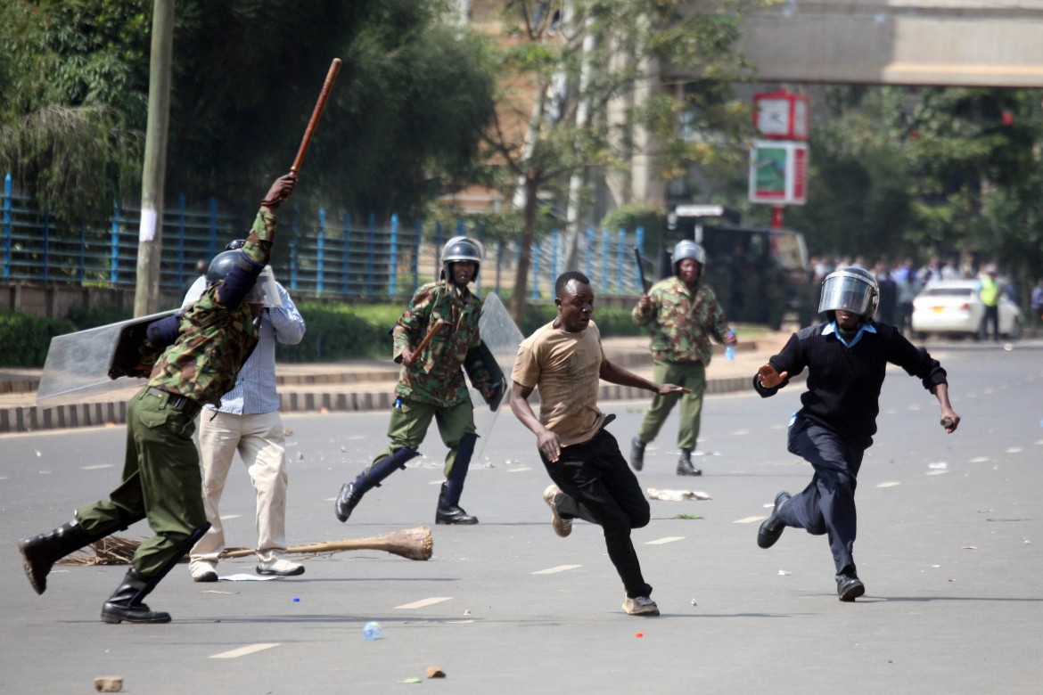 Nairobi, mano pesante della polizia contro i manifestanti