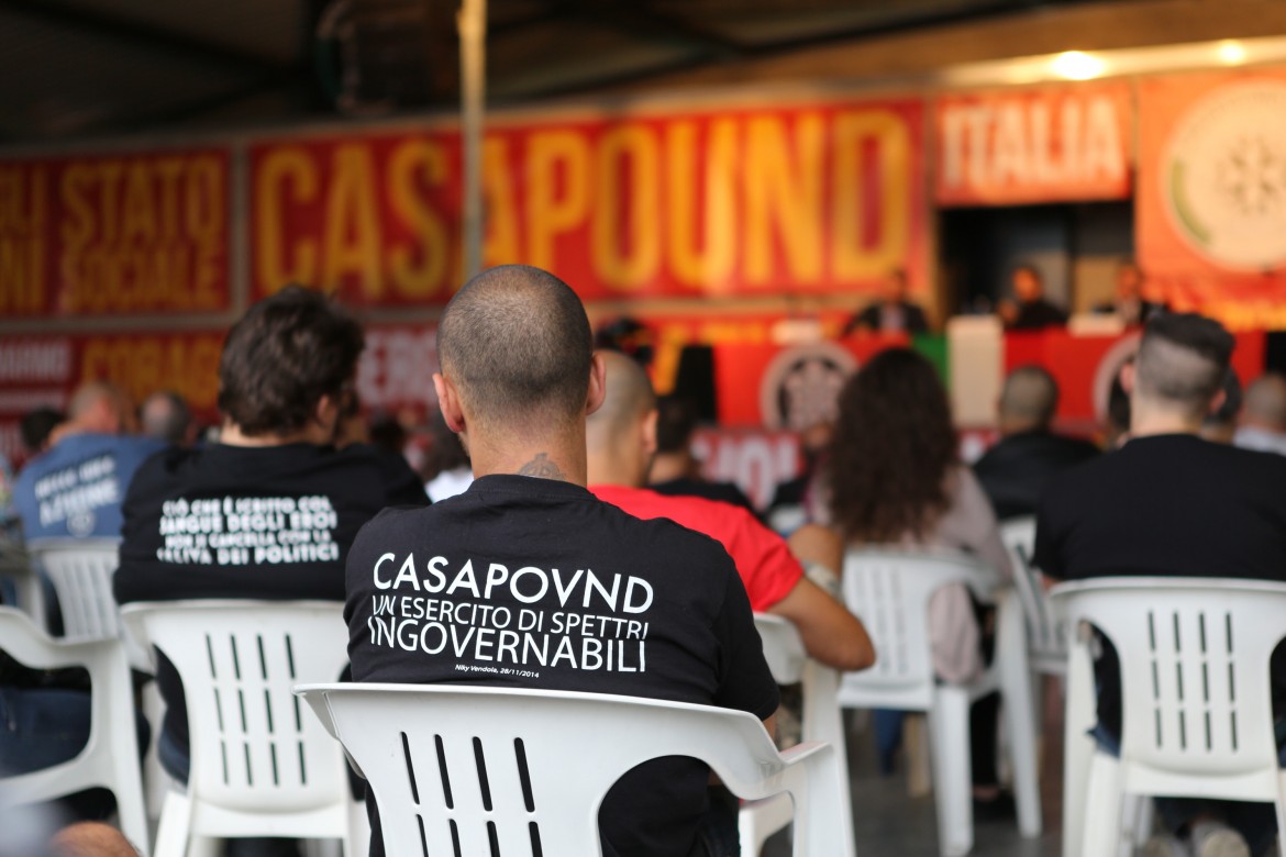 Militante di Casapound aggredito e ferito a Livorno