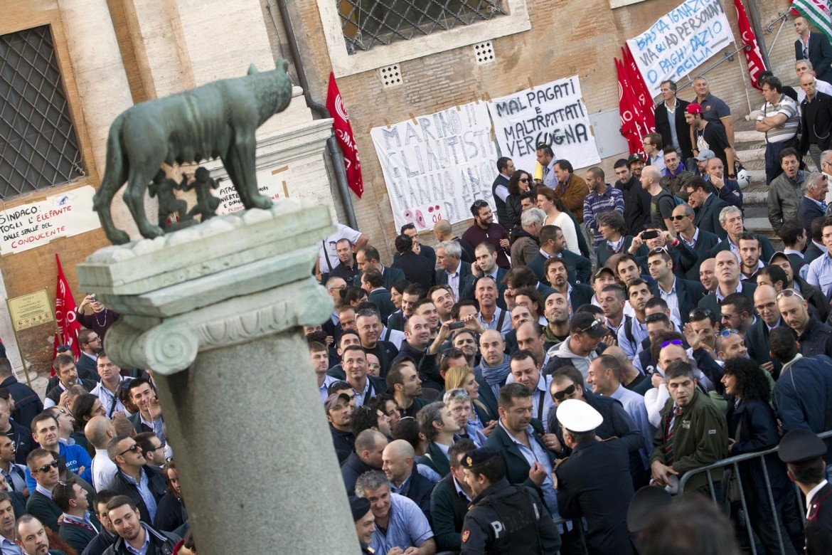 Roma, sciopero dei 24 mila dipendenti comunali per il salario accessorio e il contratto
