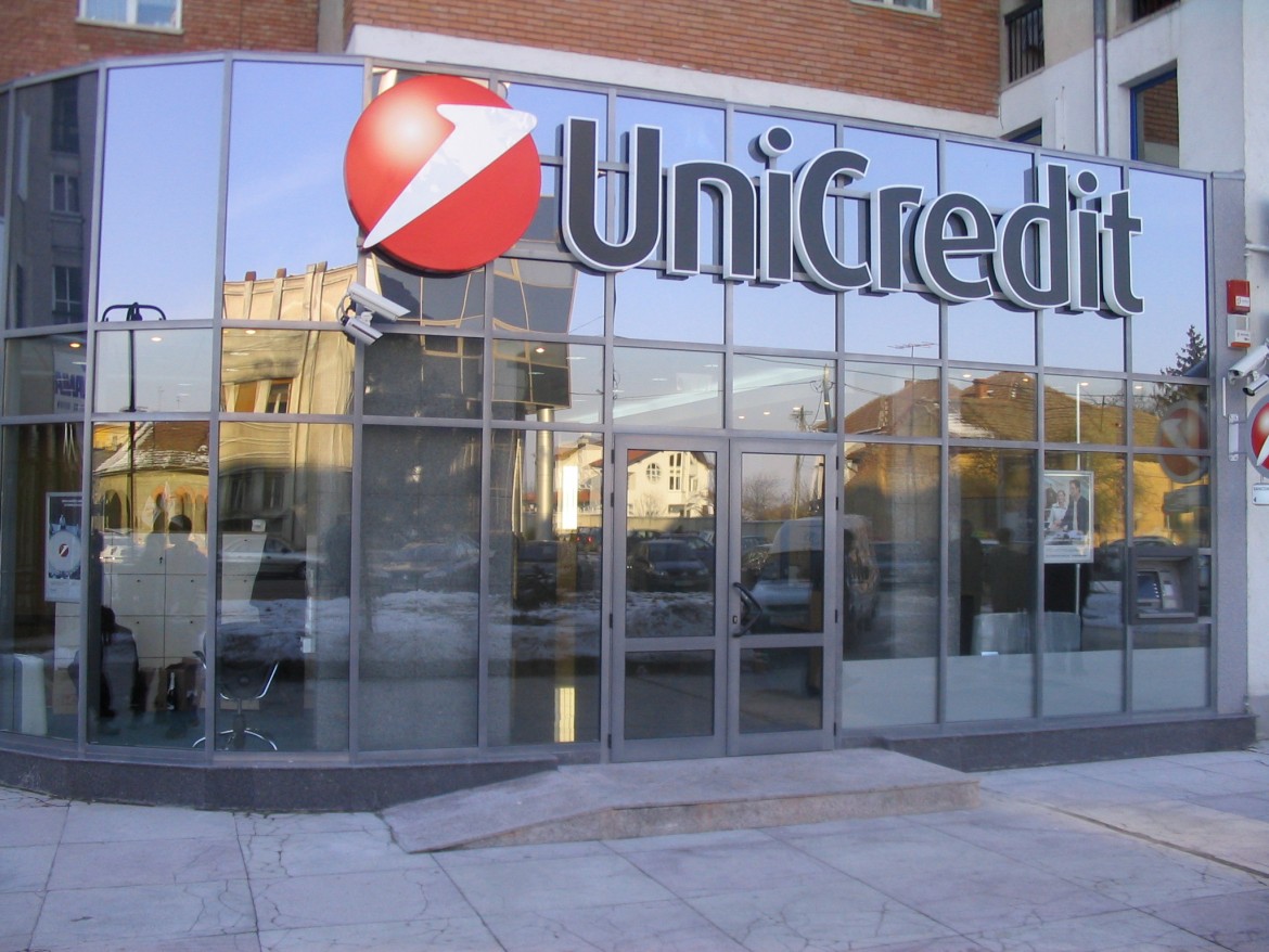 Transazioni con l’Iran, gli Usa multano Unicredit: 900 milioni di euro