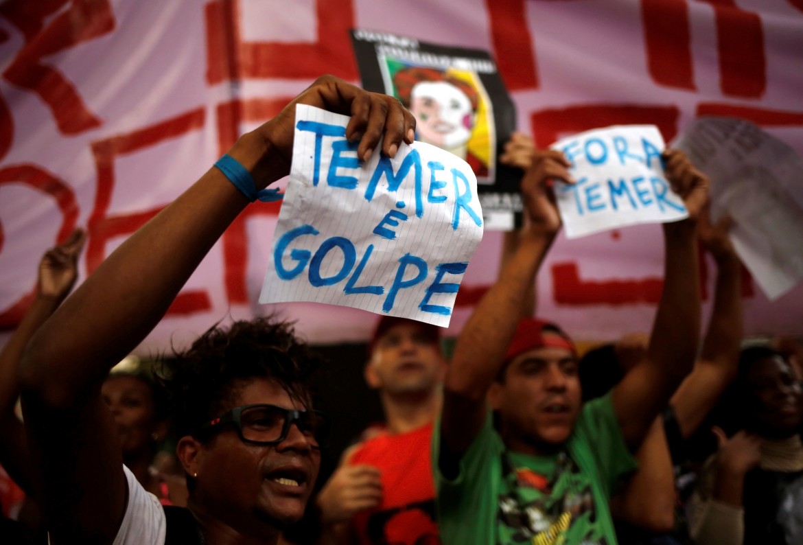 Brasile in piazza: «Fora Temer, subito elezioni dirette»
