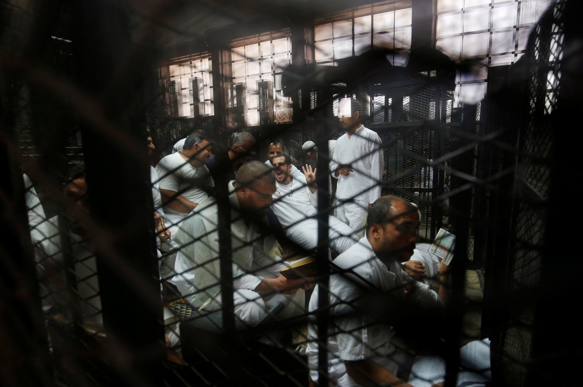 No all’isolamento: gli egiziani alzano la voce