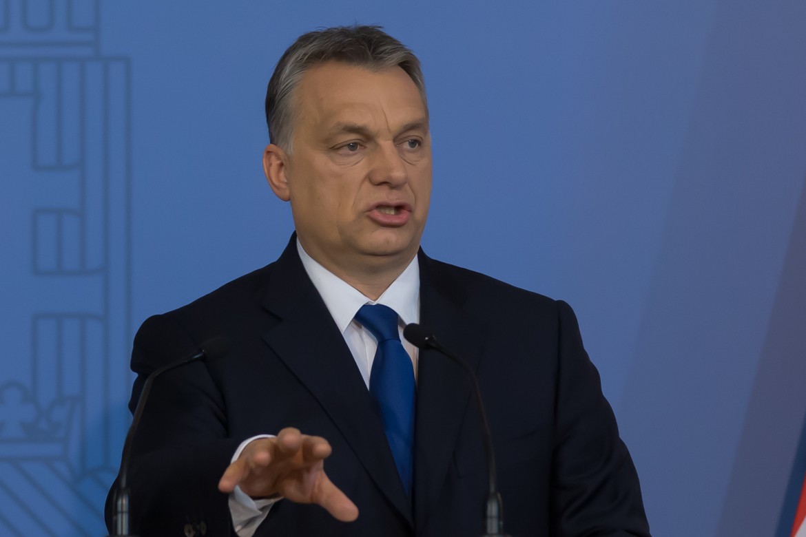 «Terroristi o stupratori», via alla campagna di Orbán