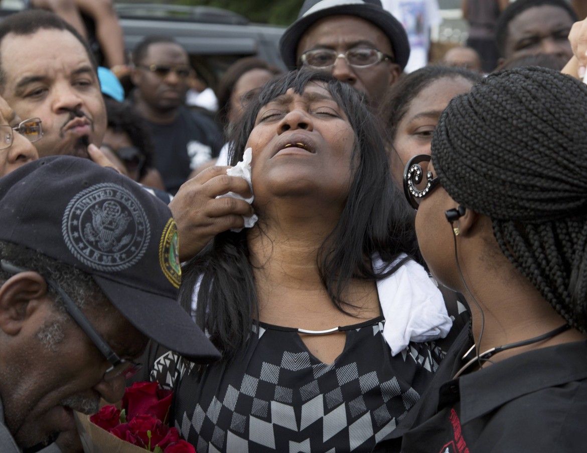 Due neri uccisi negli Usa, sale la rabbia