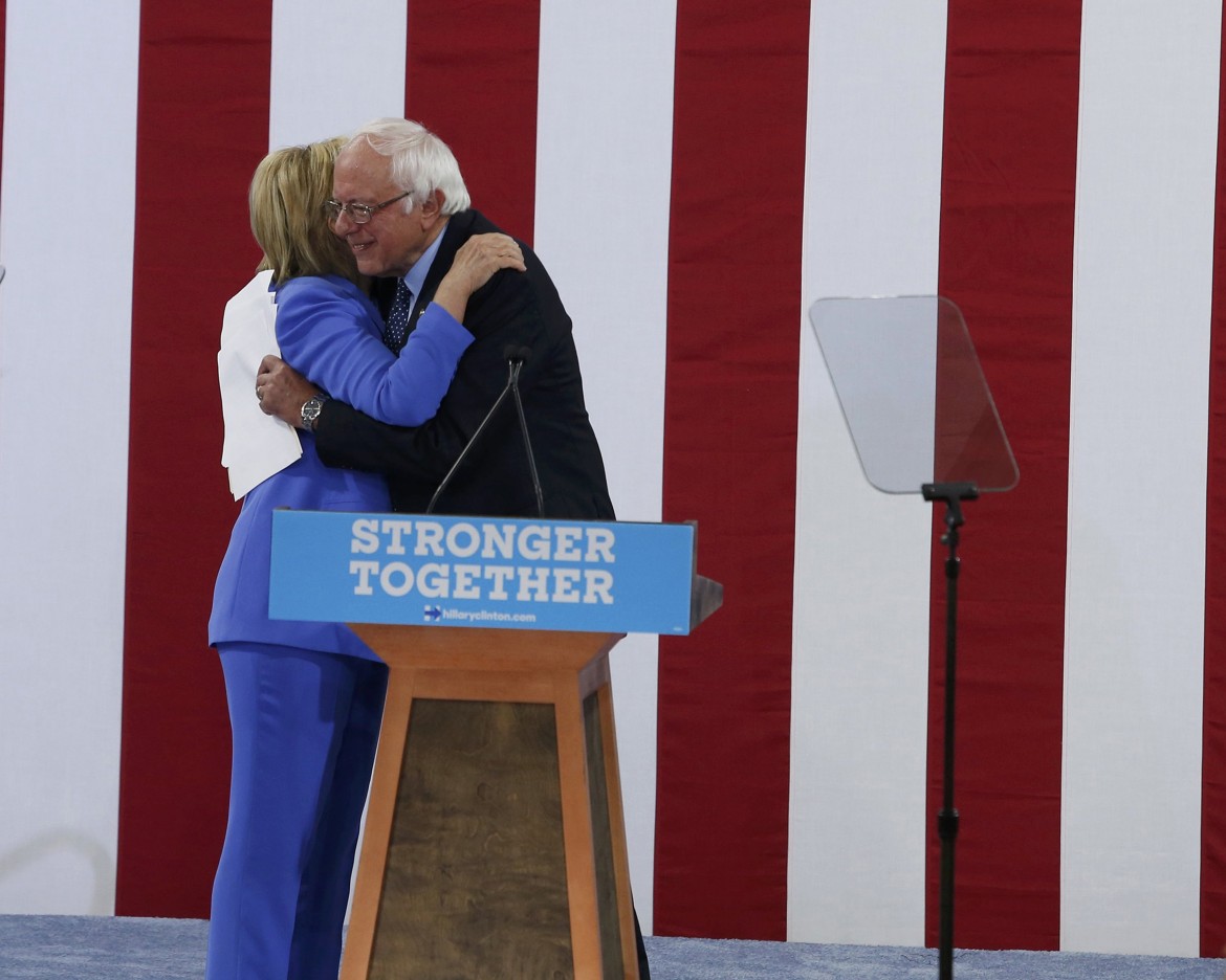 Ora è ufficiale, Sanders «supporta» Hillary