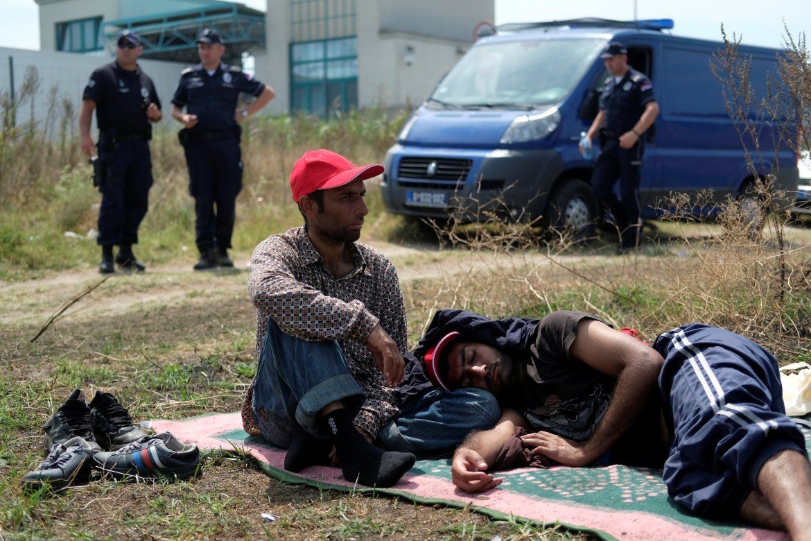 Lo sciopero dei migranti: «Fateci entrare in Europa»