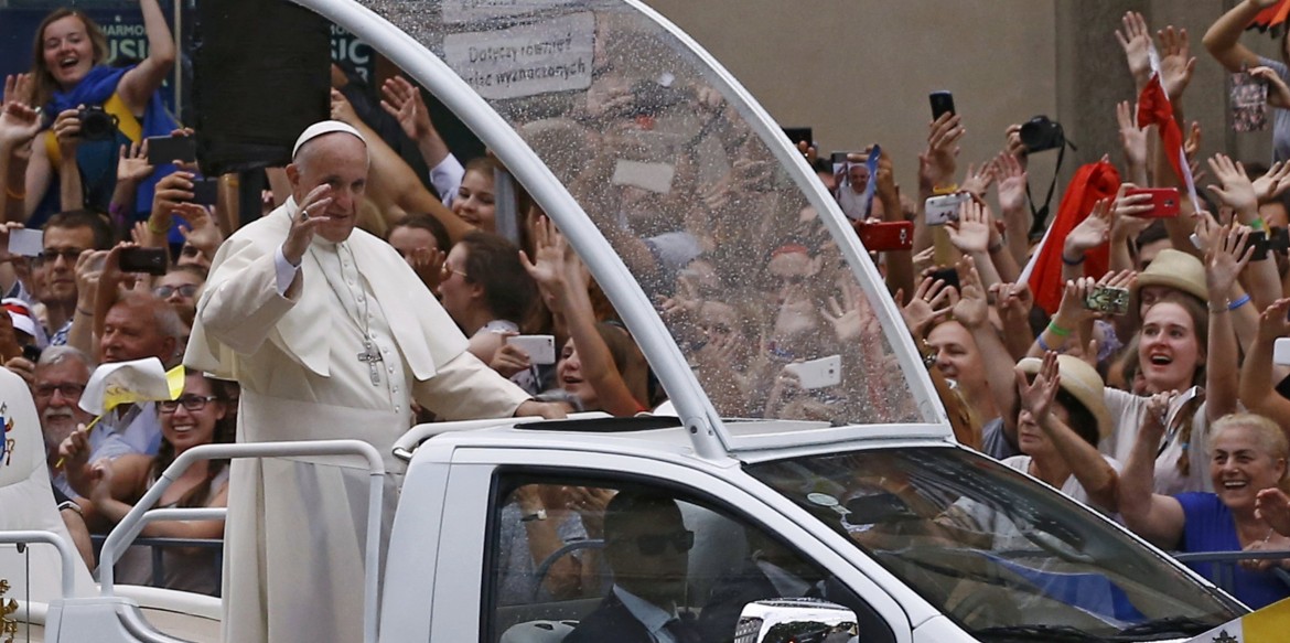 Papa Francesco: «La guerra c’è ma è per soldi e dominio»