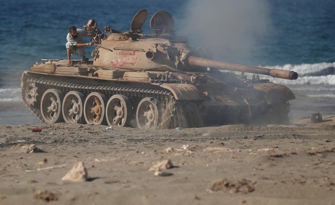 Sirte, dopo 4 giorni di raid l’Isis è sempre lì