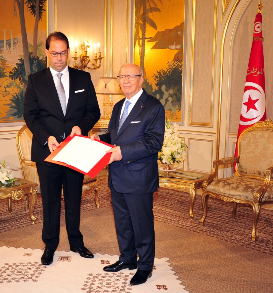 Tunisia, il nuovo governo di Youssef Chahed cammina sul filo