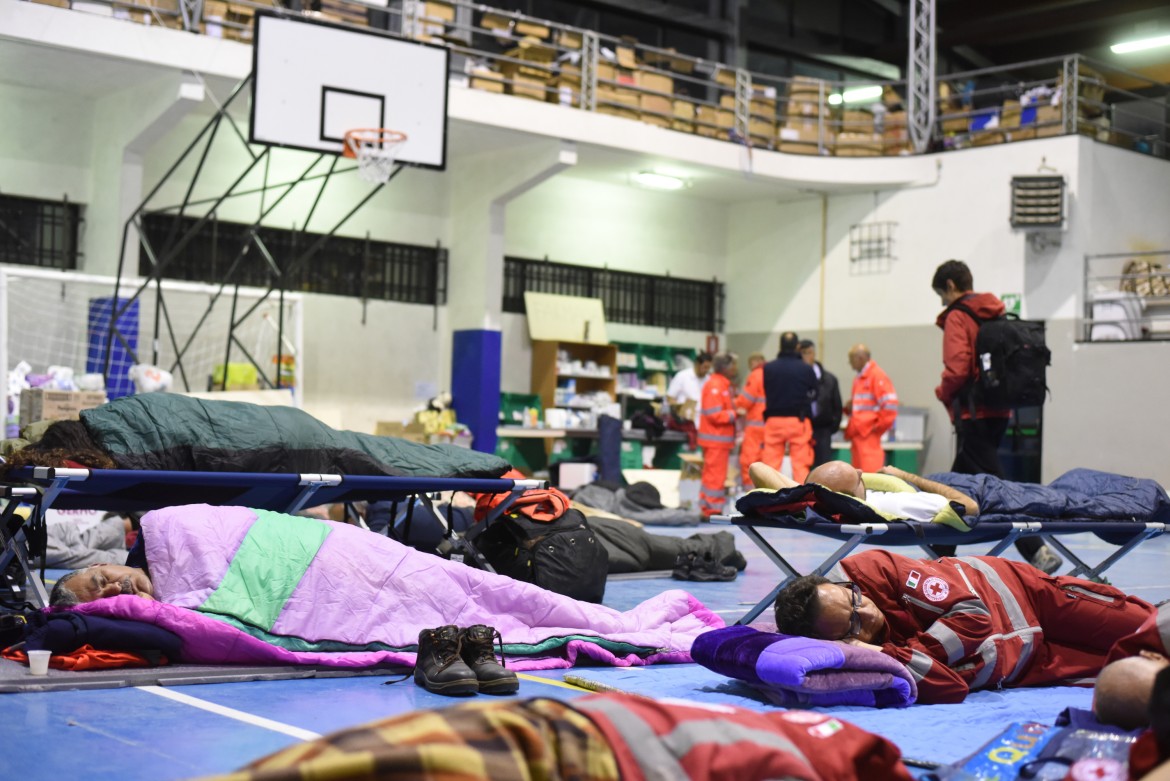 Maroni: “All’Expo i terremotati, meglio loro dei profughi”