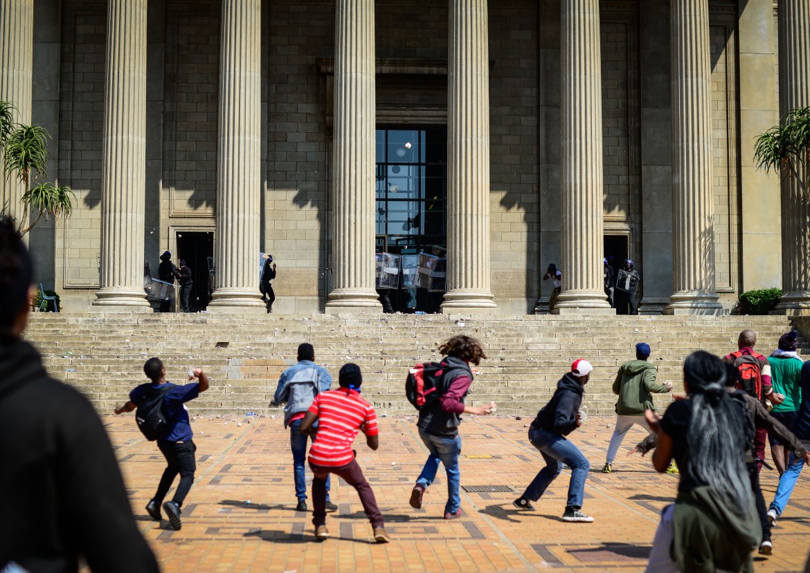 Sudafrica, studenti in rivolta