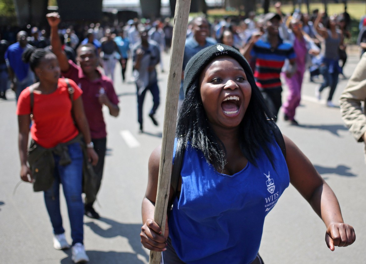 22STORIE SUD AFRICA PROTESTA UNIVERSITA REUTERS 16