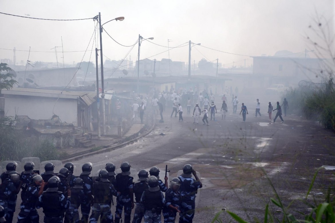 Fiato sospeso in Gabon, l’opposizione lancia l’allarme: «Si rischia la tragedia, aiutateci»
