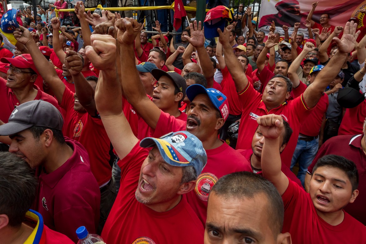 Venezuela, la finanziaria votata dalle piazze