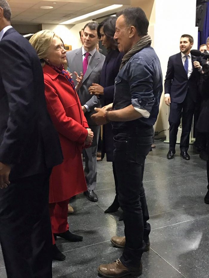 Clinton e Springsteen nel backstage - foto Bruce Springsteen official website