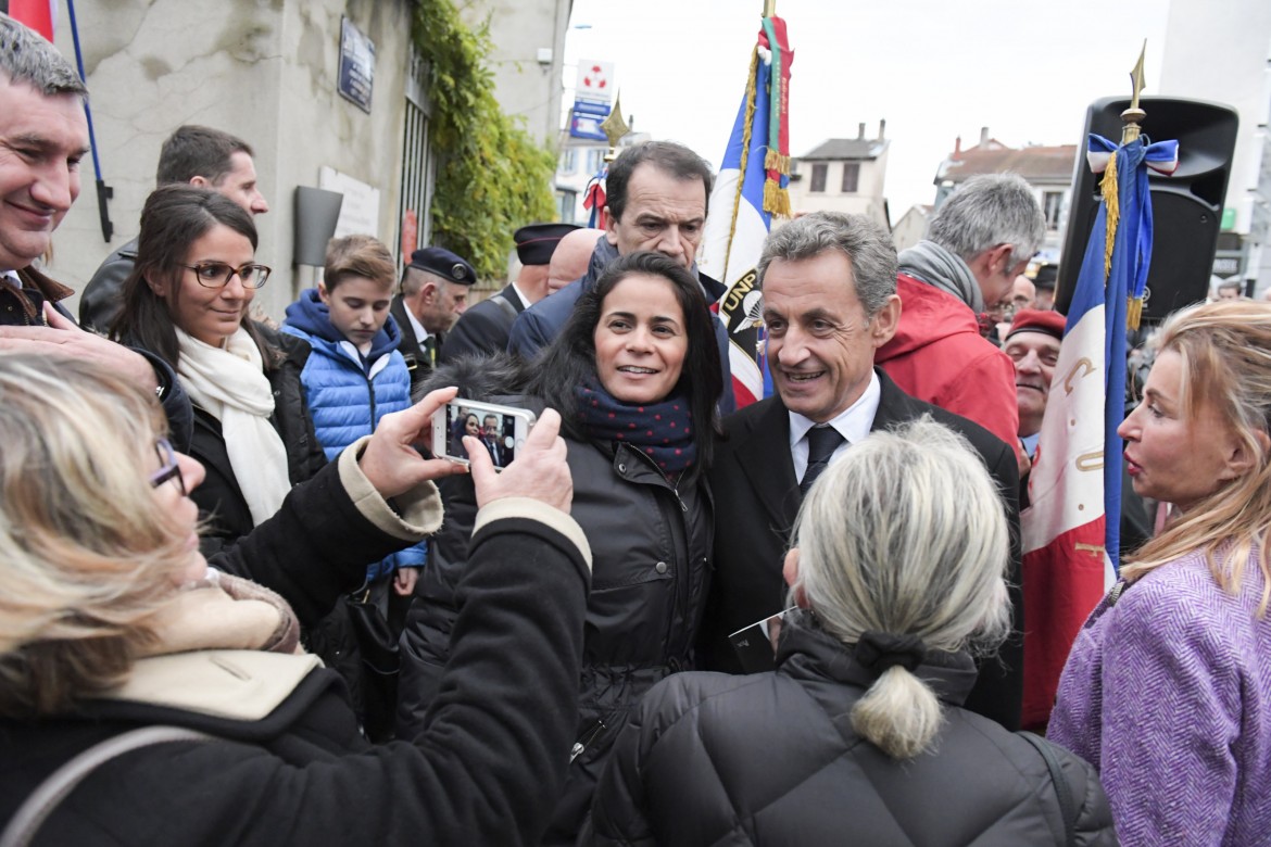 La sfida di Sarkozy  a Le Pen: il Trump francese sono io