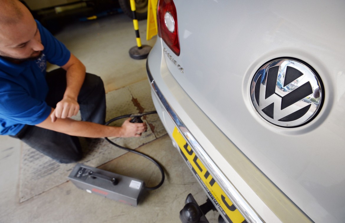 Volkswagen, 30 mila posti da tagliare entro il 2021 e riconversione elettrica