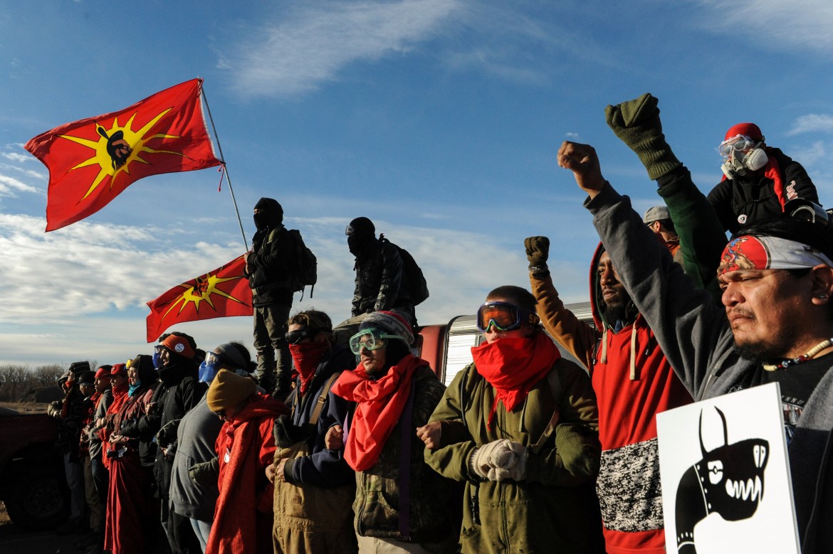 Polizia violenta a Standing Rock, arrivano i marines nativi
