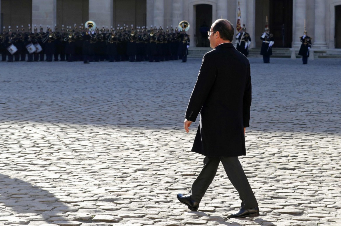 Hollande rinuncia alle elezioni «nell’interesse della Francia»