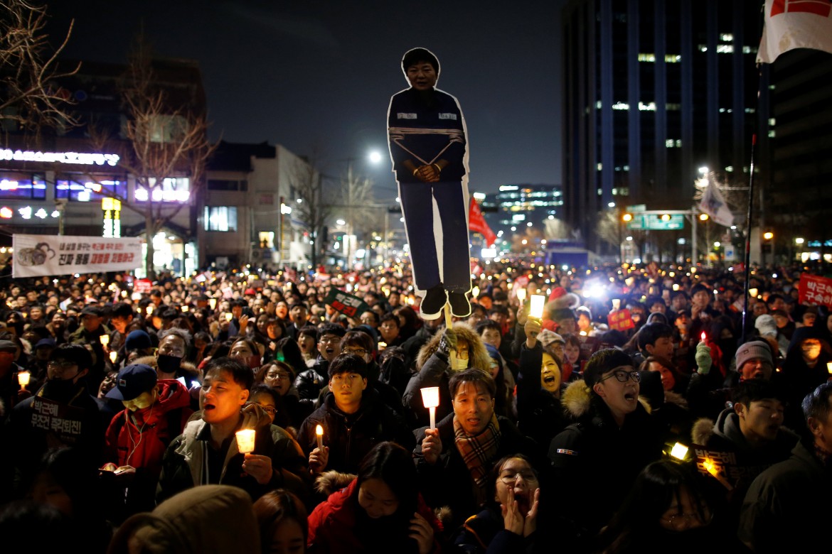 Crisi politica a Seul, il parlamento destituisce la presidente Park
