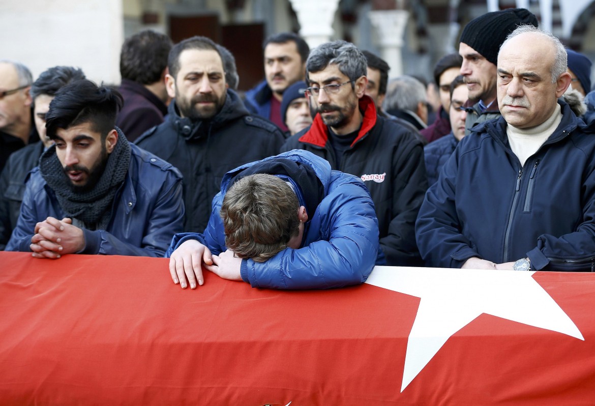 Il governo turco sotto accusa: troppe purghe nei servizi