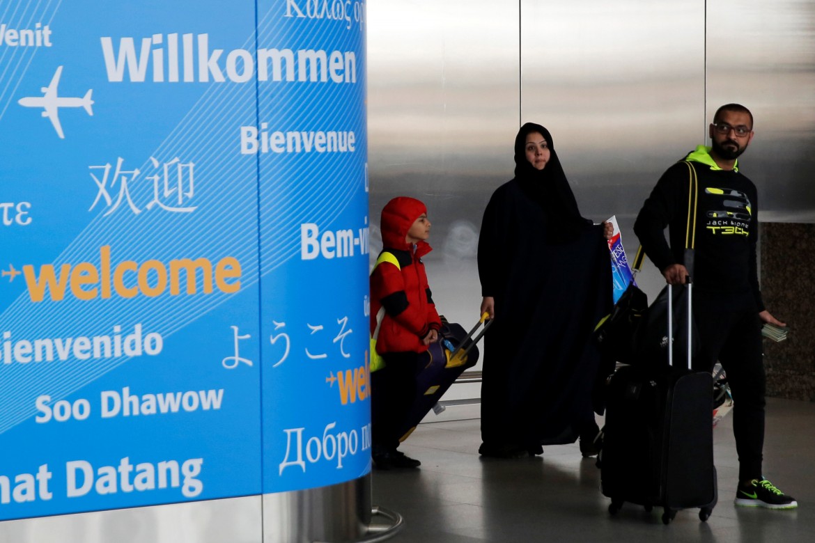Caos negli aeroporti e Usa sotto shock per il visa-stop day