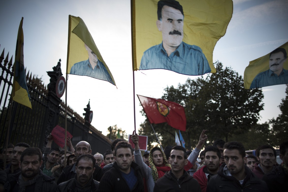 «Ai detenuti applicato il metodo Ocalan, il paese è una prigione»
