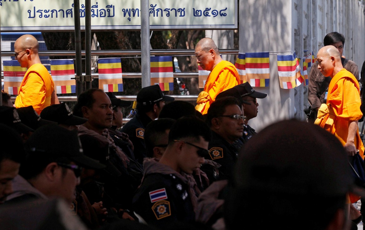 Paura e delirio in Myanmar