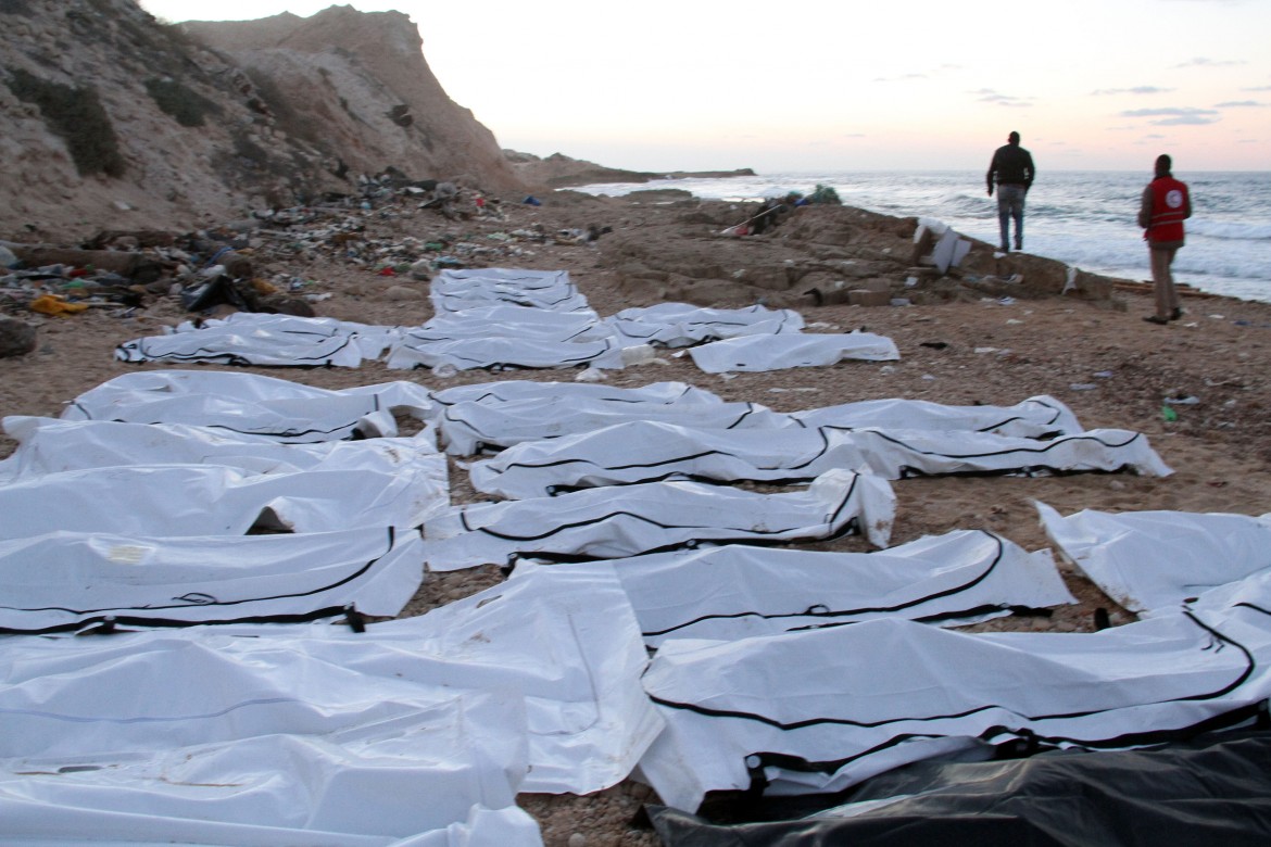 Tripoli-Roma, accordo in fondo al mare: 300% in più di migranti morti