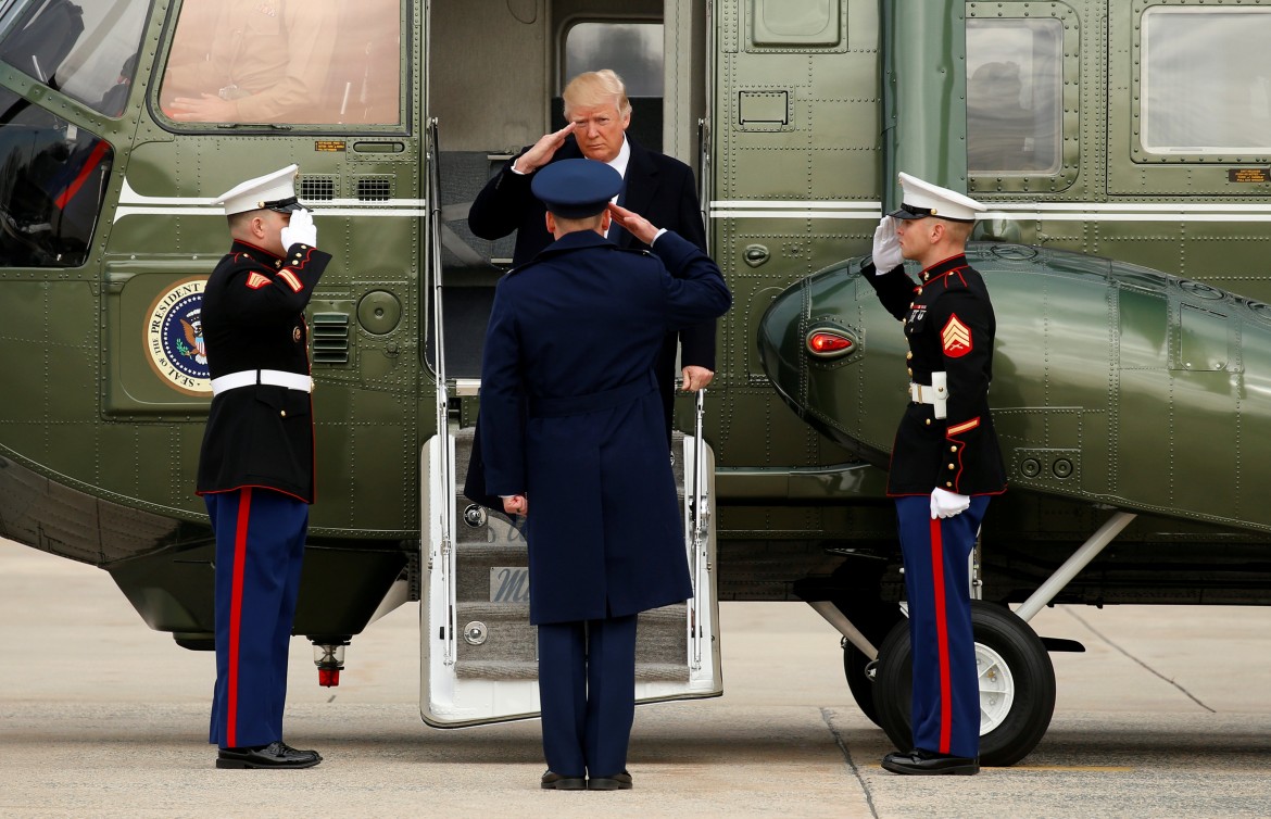Trump con l’elmetto, storico aumento del budget militare