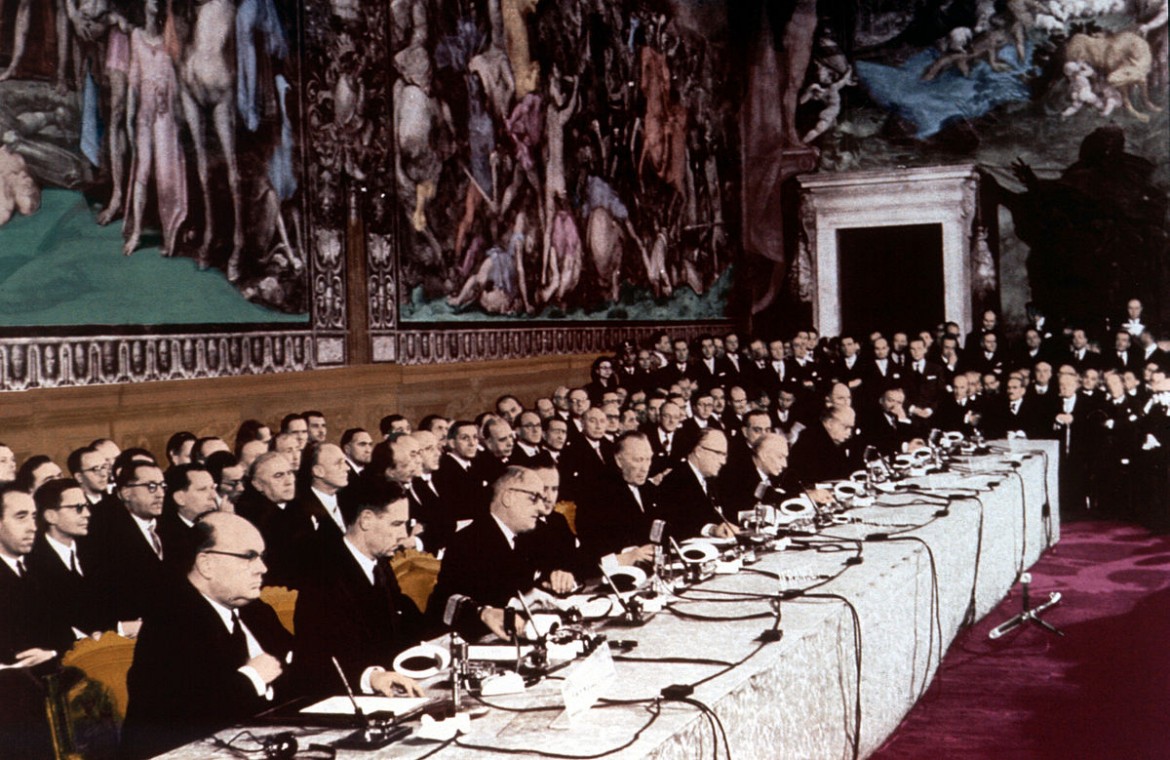 Quando l’Unione faceva la forza: la firma nel 1957, il progetto Spinelli, l’Europa a 28 paesi