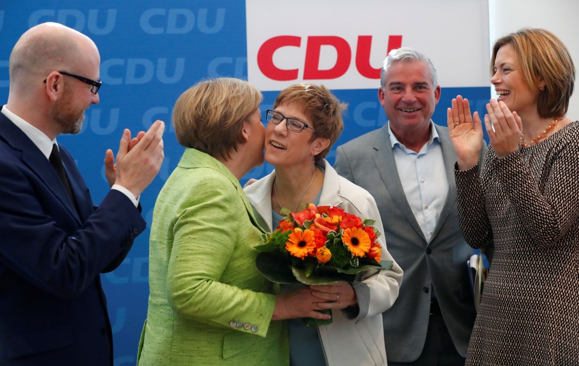Mini-Merkel spegne i sogni di Schulz