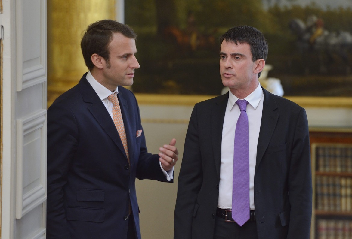 Valls in marcia dietro Macron