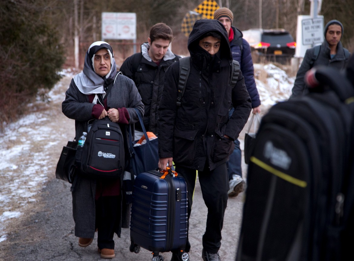 Gli immigrati scappano dagli Usa, picco di arrivi in Canada