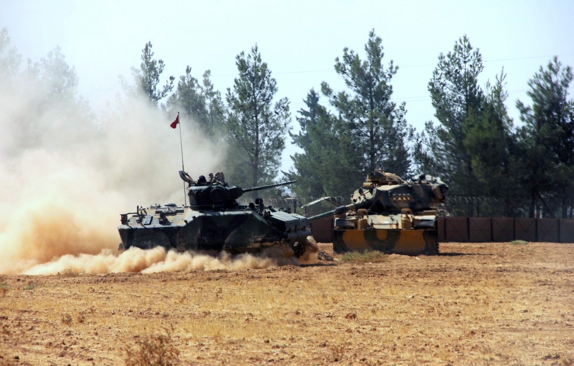 La guerra totale di Ankara: raid su Siria e Iraq