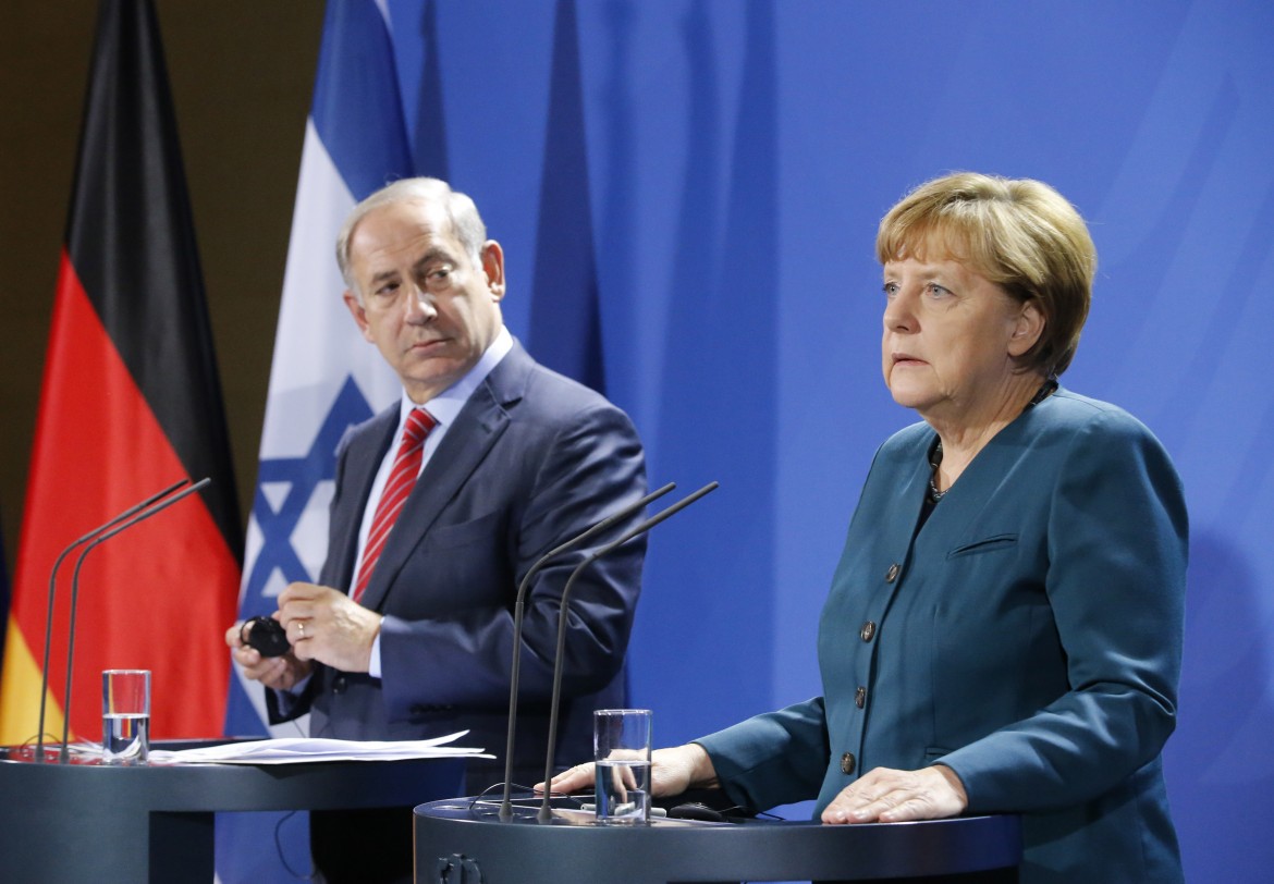 Ong, Merkel risponde. Ma Netanyahu non torna indietro