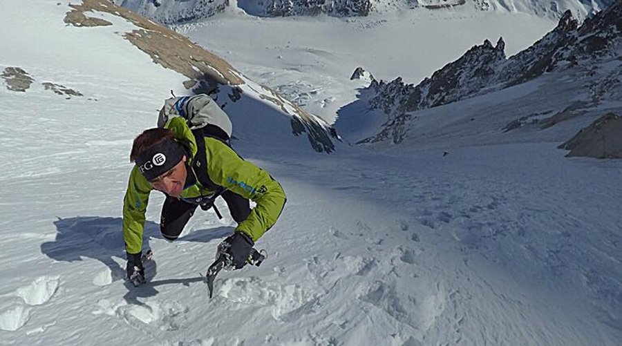 Ueli Steck in allenamento nel massiccio del Monte Bianco per la traversata Everest - Lhotse - foto archivio Ueli Steck