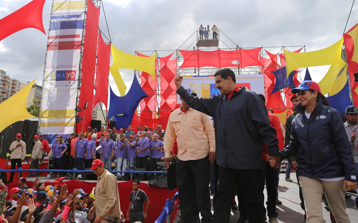 Maduro decreta:  «Riformiamo lo Stato, nuova Costituente»