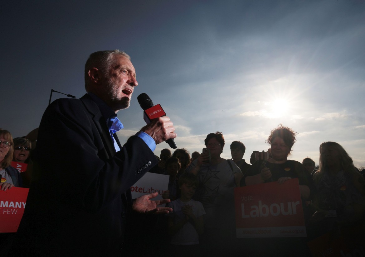 Un «leak» anticipa il programma Labour, mai così a sinistra