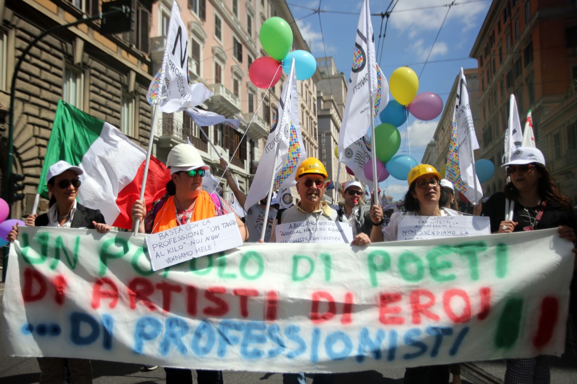 Professionisti e impoveriti: a Roma in piazza per l’ equo compenso