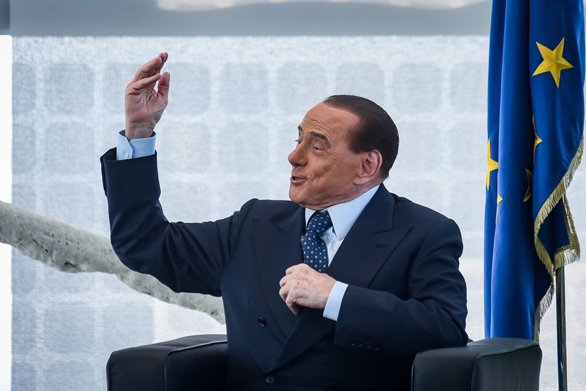 L’assist di Berlusconi, che già si sente in maggioranza