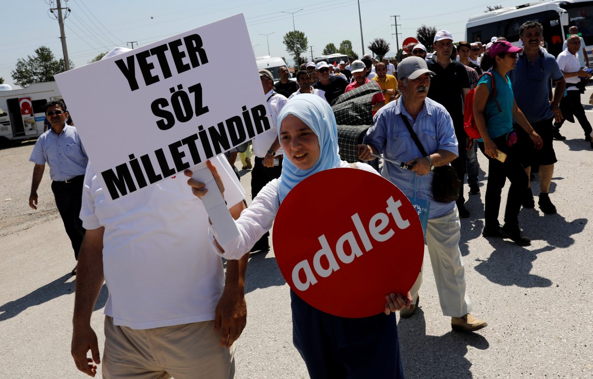 Turchia, 480 chilometri a piedi per chiedere giustizia