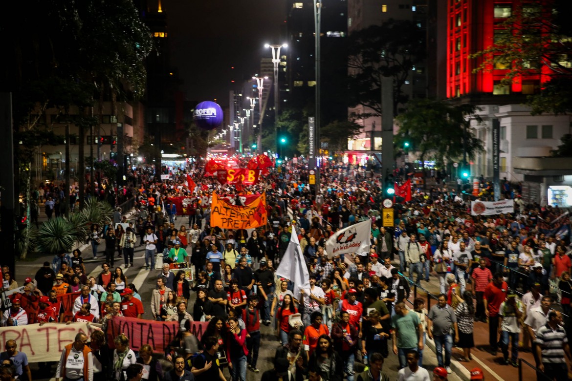 Il Brasile scende in piazza per Lula