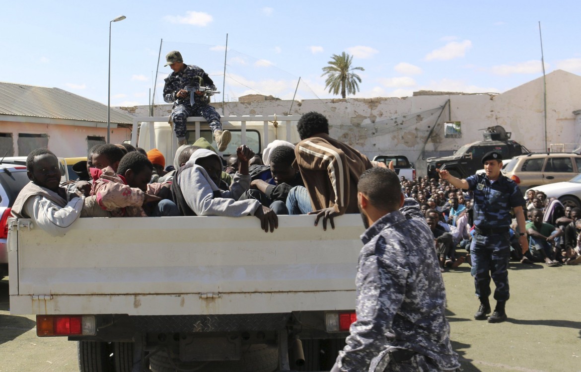 Guardia costiera libica infiltrata da schiavisti