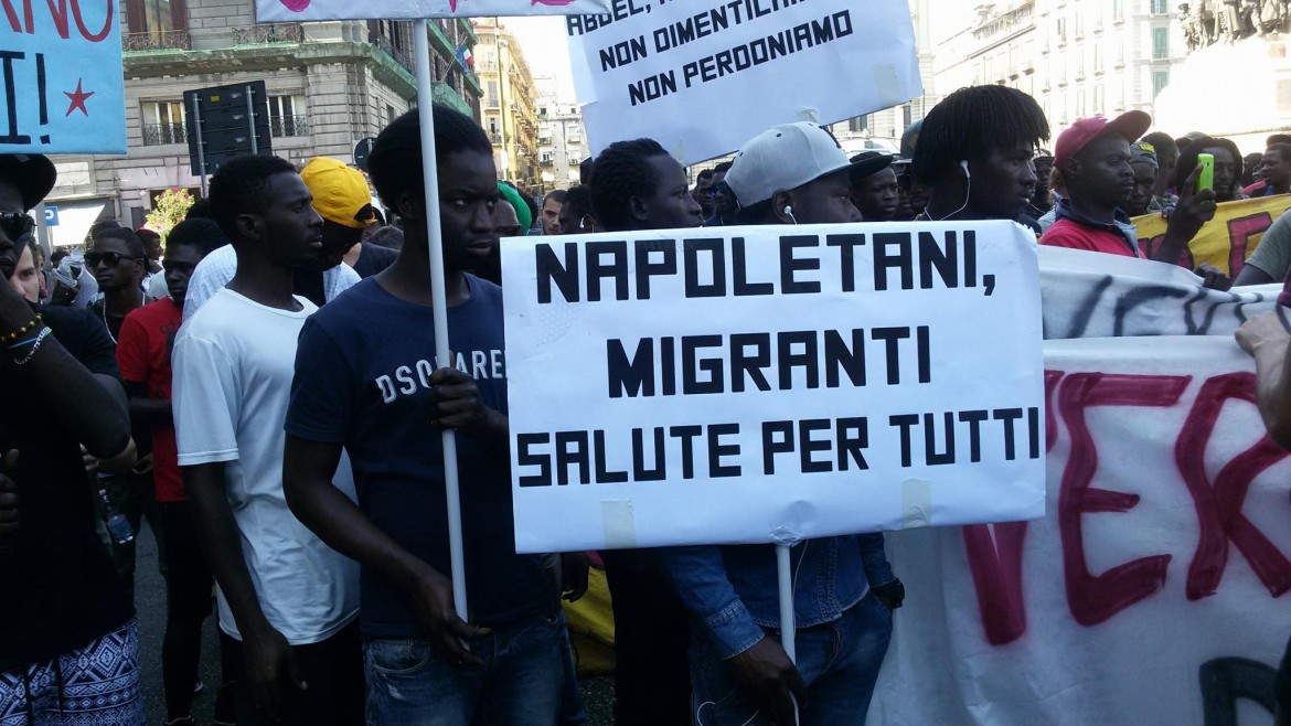 A Napoli proteste per la morte di Ibrahim Manneh