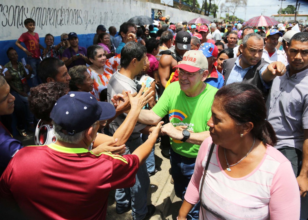 Venezuela, l’opposizione dà i numeri contro Maduro